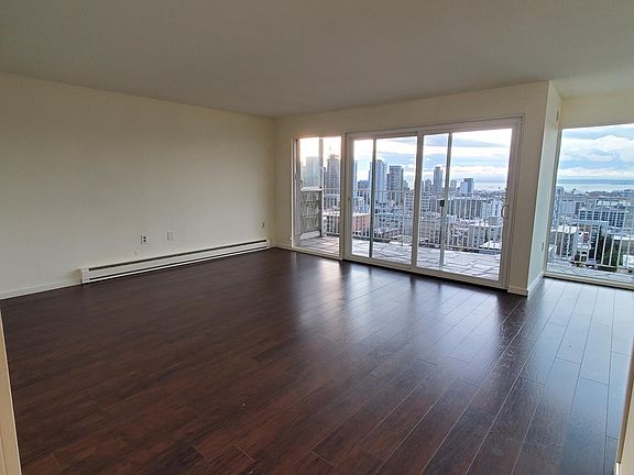 5th image of 525 Belmont Ave E APT 10A