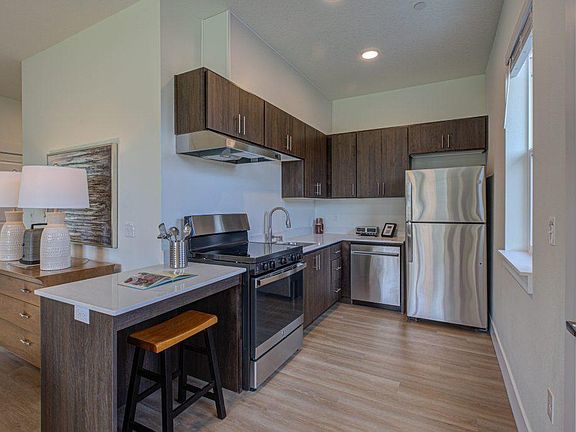 4th image of 4242 E 18th St