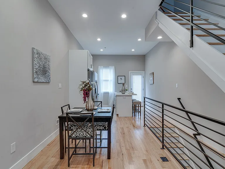 1436 N Corlies St — Photo 5