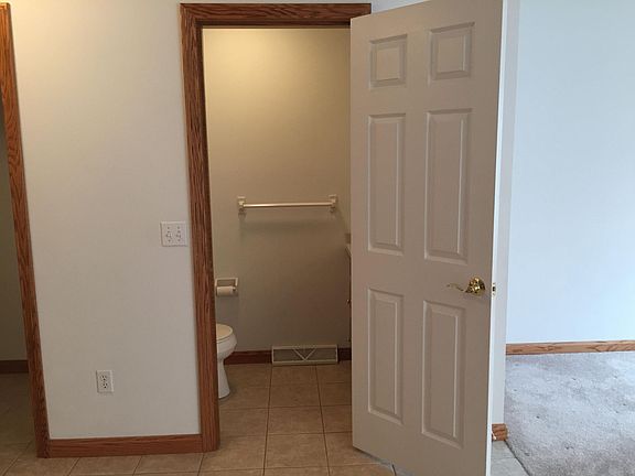 4th image of 2931 Lena Ct