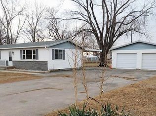 125 Gates Ln, Columbus, NE 68601