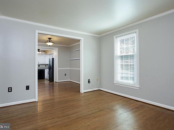 3rd image of 7951 Parkland Pl