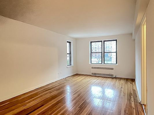 1st image of 157 E 18th St APT 6