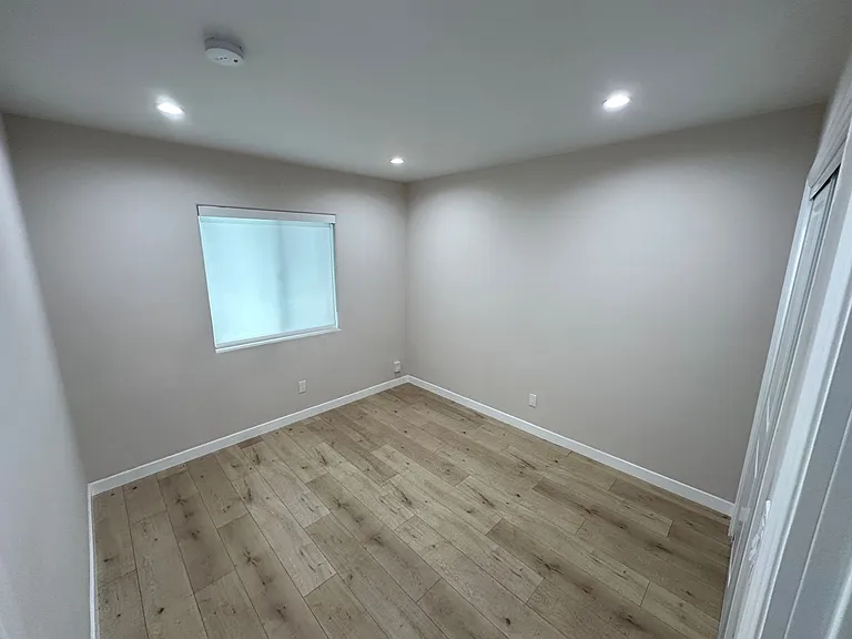 6722-6724 Hesperia Ave — Photo 6
