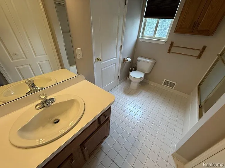 8303 Lenore St — Photo 12
