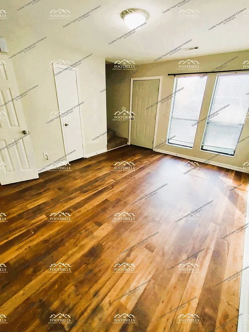 2 bed, 1.5 bath, 1000 sqft, $875 — Photo 2