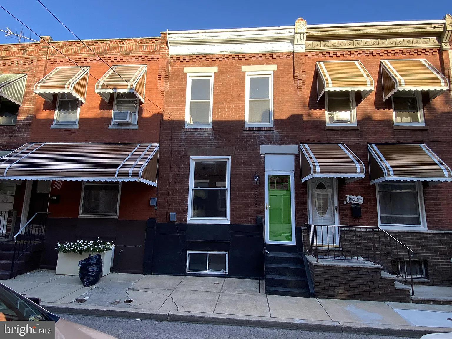 2 bed, 1.5 bath, 840 sqft, $1,975 — Photo 1