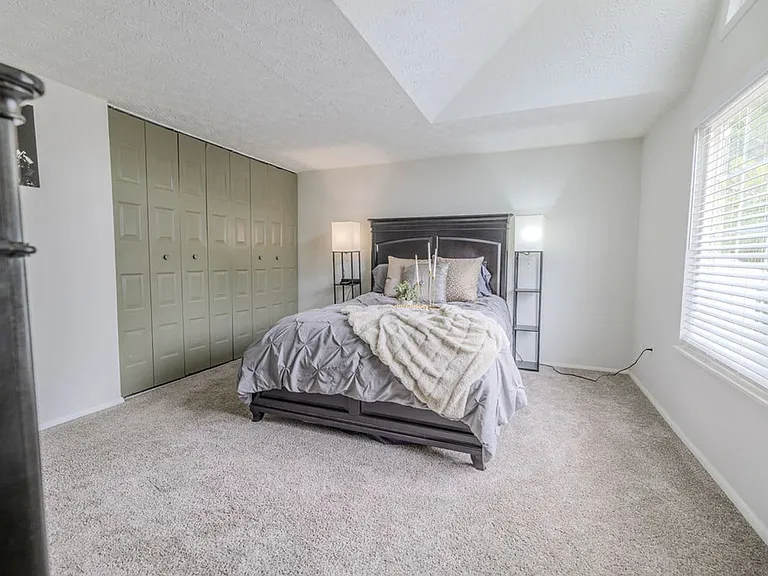 2073 Raintree Pl — Photo 17