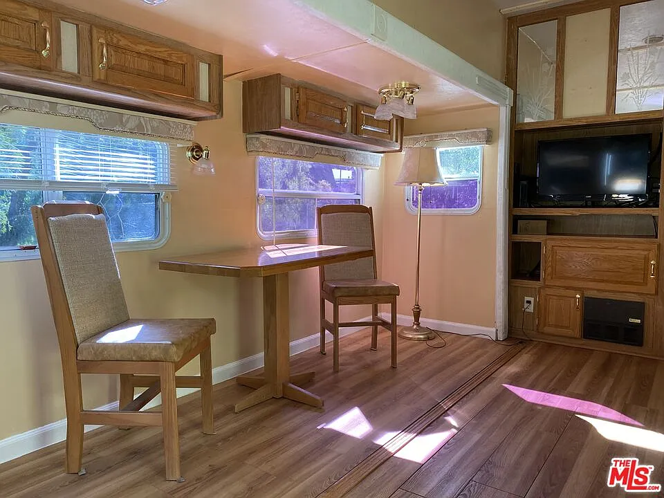 1 bed, 200 sqft, $1,800 — Photo 4