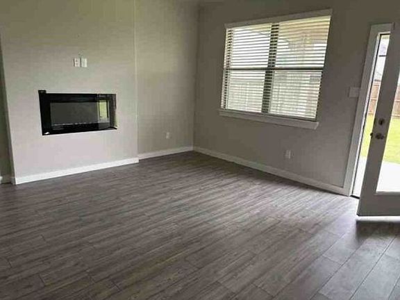 Additional Living Room