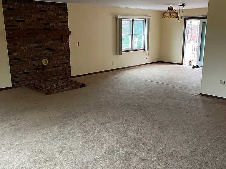 788 Clawson Ave — Photo 2