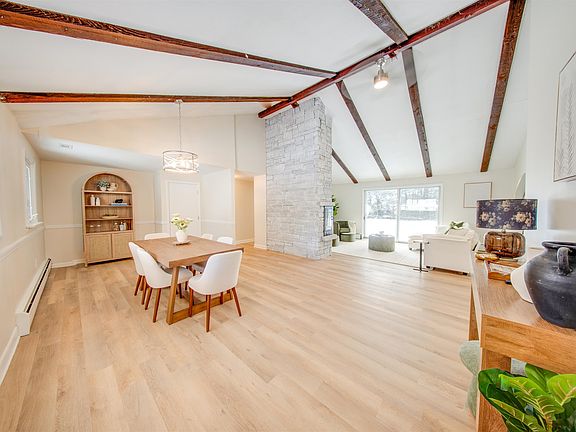 3rd image of 3 Woodbury Drive