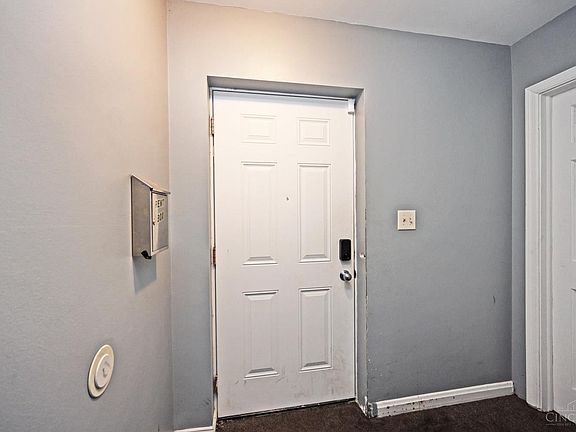 5th image of 3305 Queen City Ave
