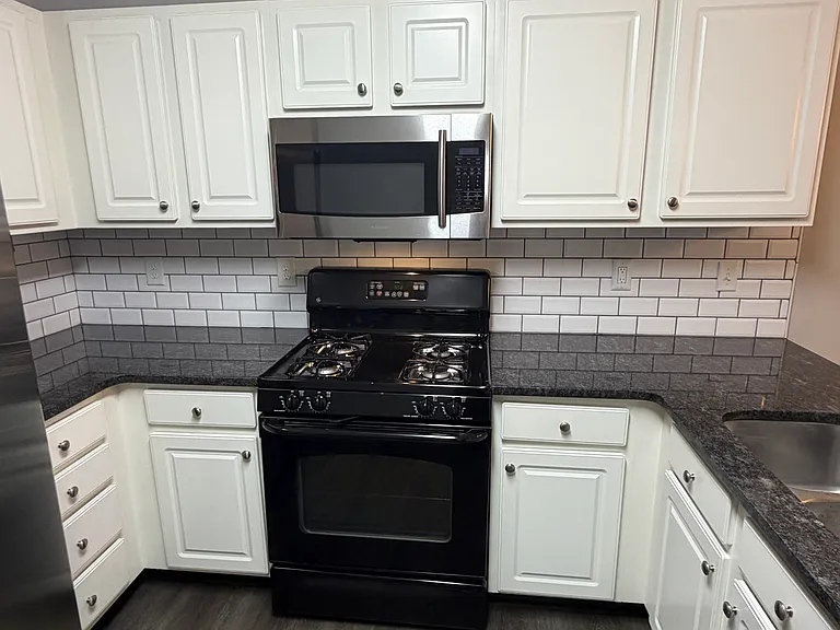 387 Ayelsbury Ct — Photo 8