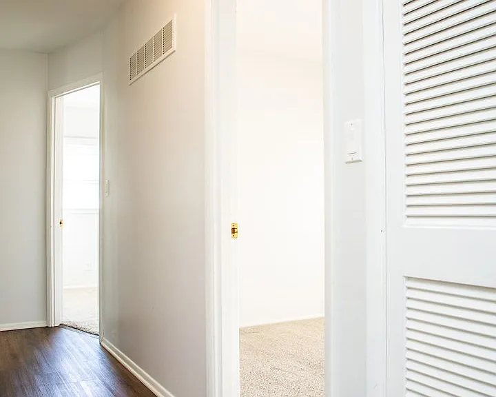 8030 N Hazelwood Dr — Photo 19