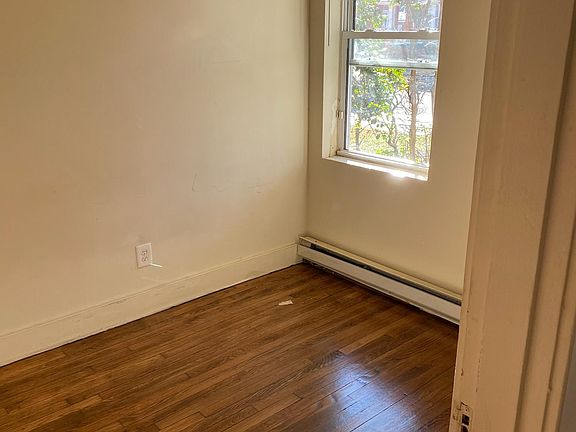 2nd image of 2807 Barton Ave APT 1
