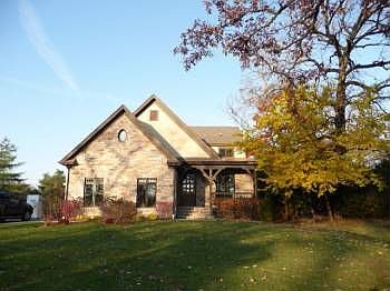 3rd image of 3438 Summit Ave