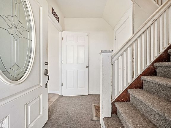 3rd image of 73 Planten Ave
