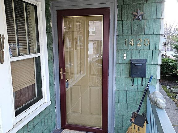 2nd image of 1420 Scott St