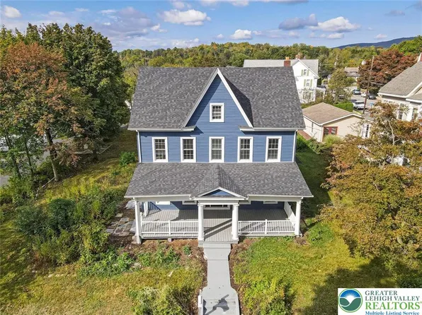 141 Center St, Slatington, PA 18080