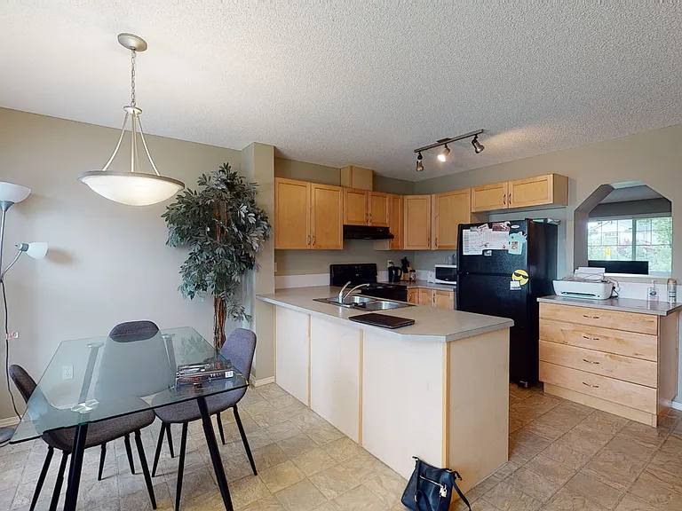 6 Panatella St NW — Photo 3