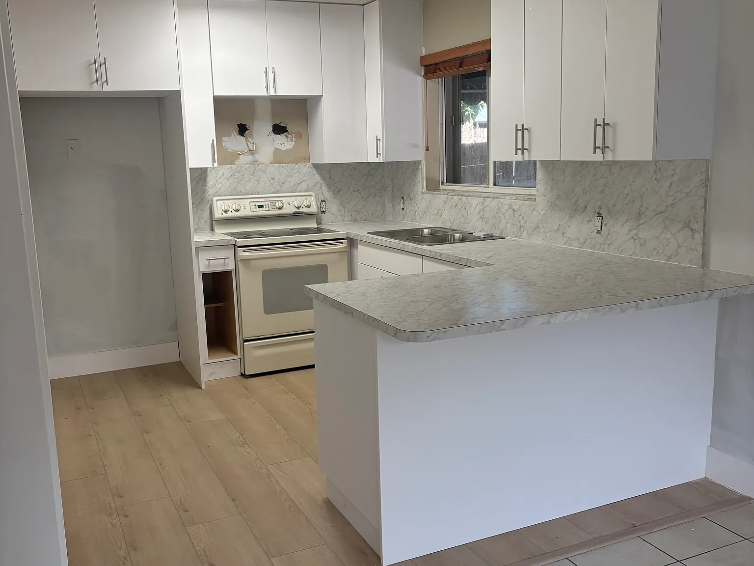 3 bed, 1381 sqft, $3,500 — Photo 1