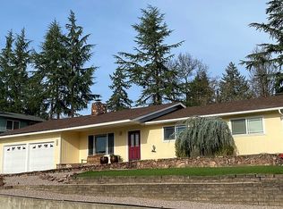 2040 NW Delridge Ave, Roseburg, OR 97471