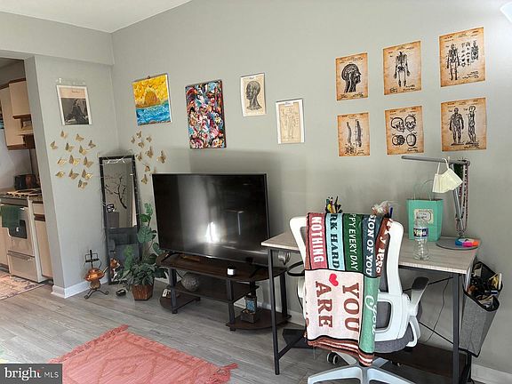 4th image of 1243 Cedars Ct APT B4