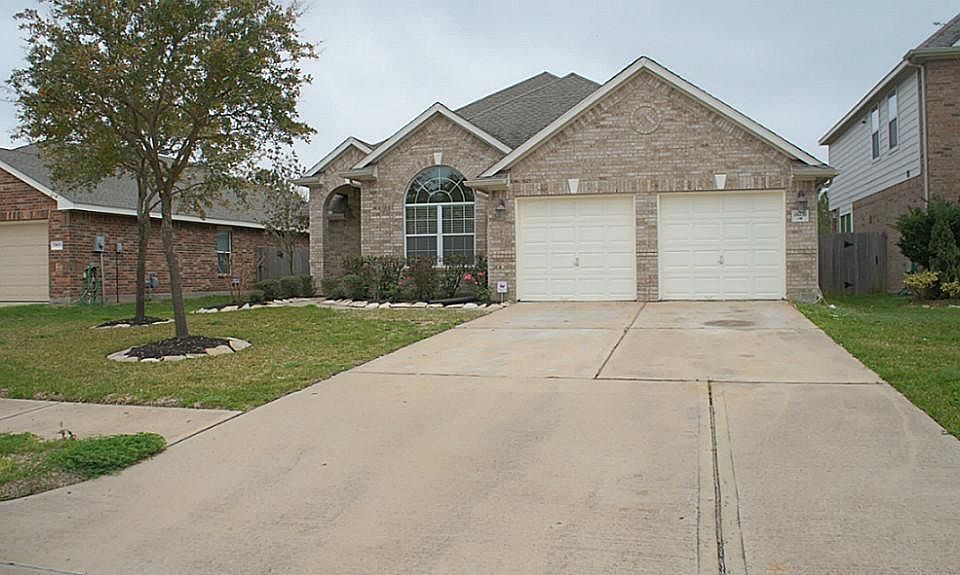 1st image of 18039 Parkwille Ln
