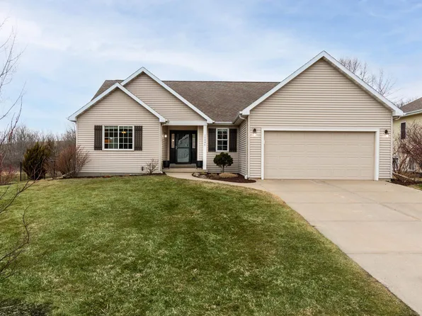 10886 Diamond Cir, Blue Mounds, WI 53517