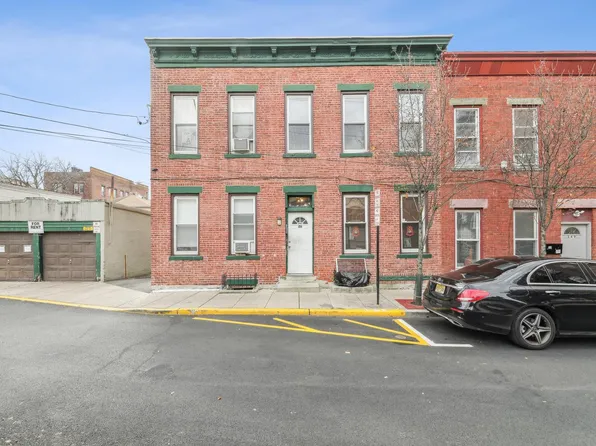 545-547 9th St, Union City, NJ 07087