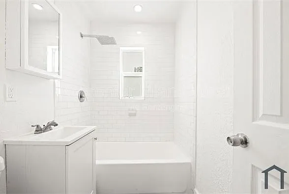 1245 NW 60th St #4 — Photo 3