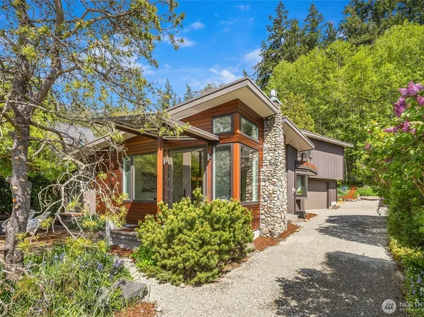 3380 Crystal Springs Drive NE, Bainbridge Island, WA 98110