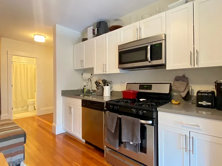 83 Harvard St #29 — Photo 23