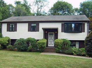 27 W Division St, Holbrook, MA 02343