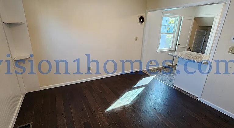 2076 W Wayne St — Photo 5