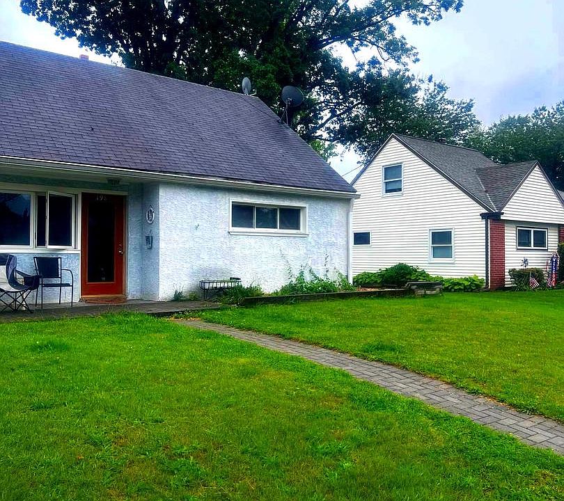 1st image of 198 Oxford Cir