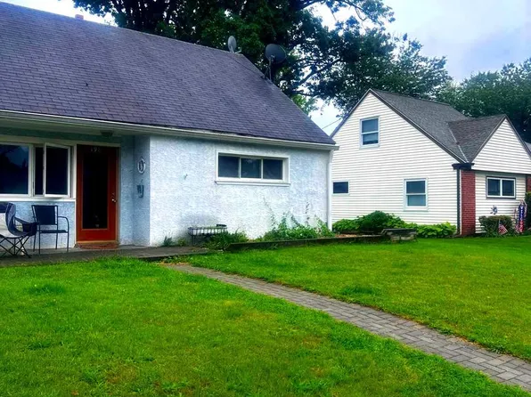 198 Oxford Cir, Norristown, PA 19403