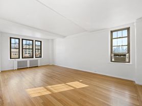 302 W 12th St, New York, NY