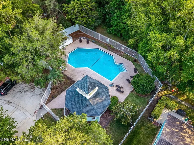 2020 Indian Springs Dr — Photo 29