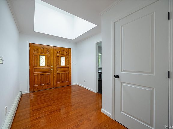 4th image of 921 W Dover Road