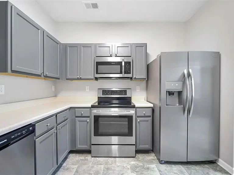 2626 Parrish Ct — Photo 10