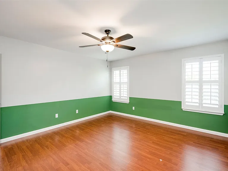 18325 Maxa Dr — Photo 29