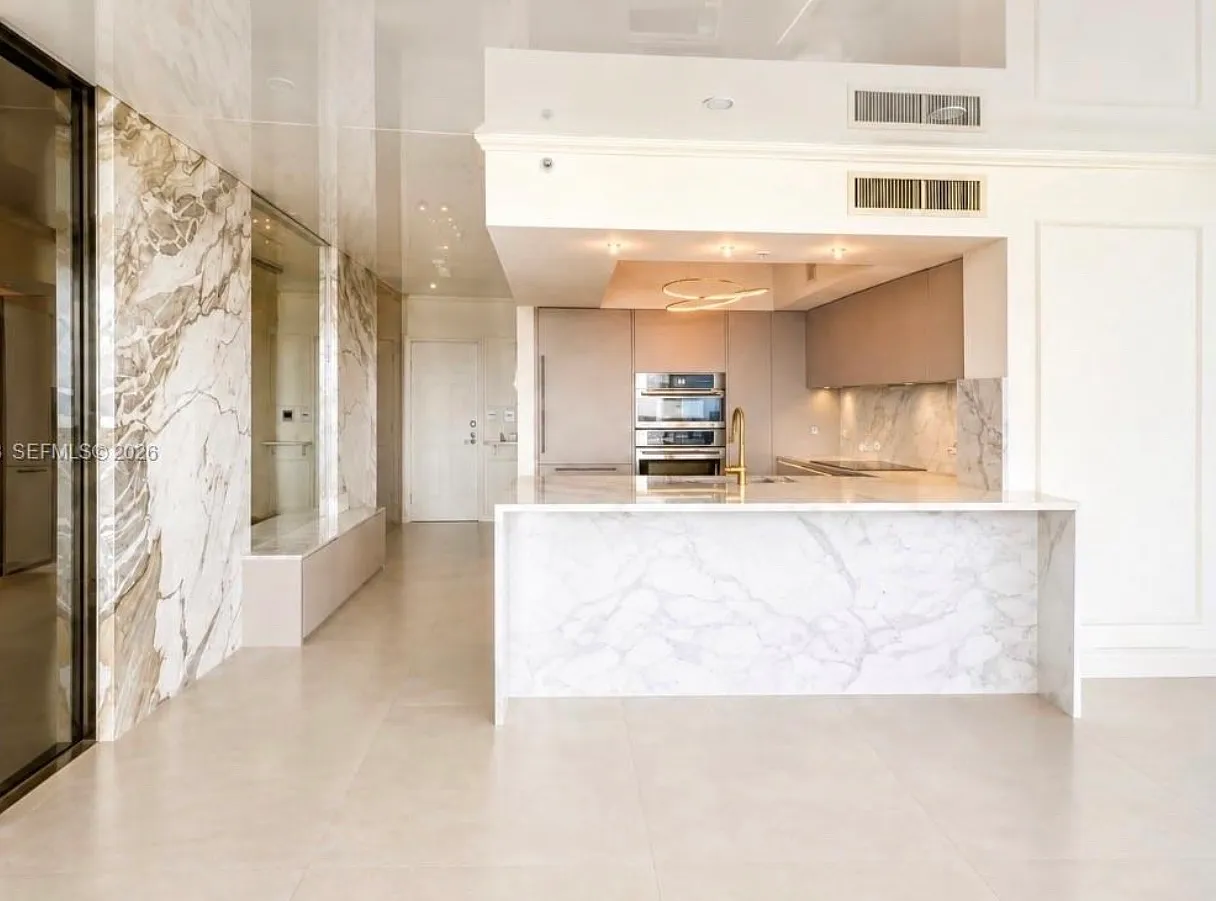 2 bed, 1423 sqft, $6,750 — Photo 4
