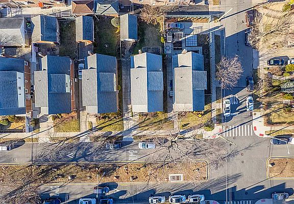 5th image of 20415 42nd Ave
