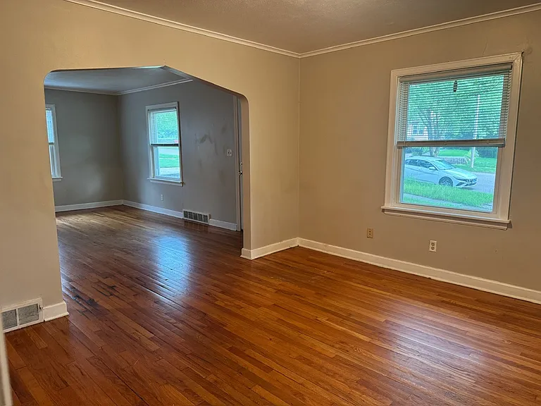 3318 Carolina Ave — Photo 4