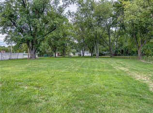 3810 E Marietta St, Decatur, IL 62526