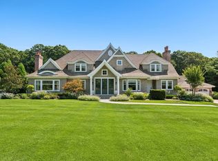 16 Wood Edge, Water Mill, NY 11976