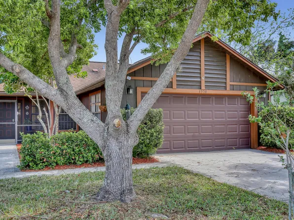 1376 Byrd Ct, Rockledge, FL 32955