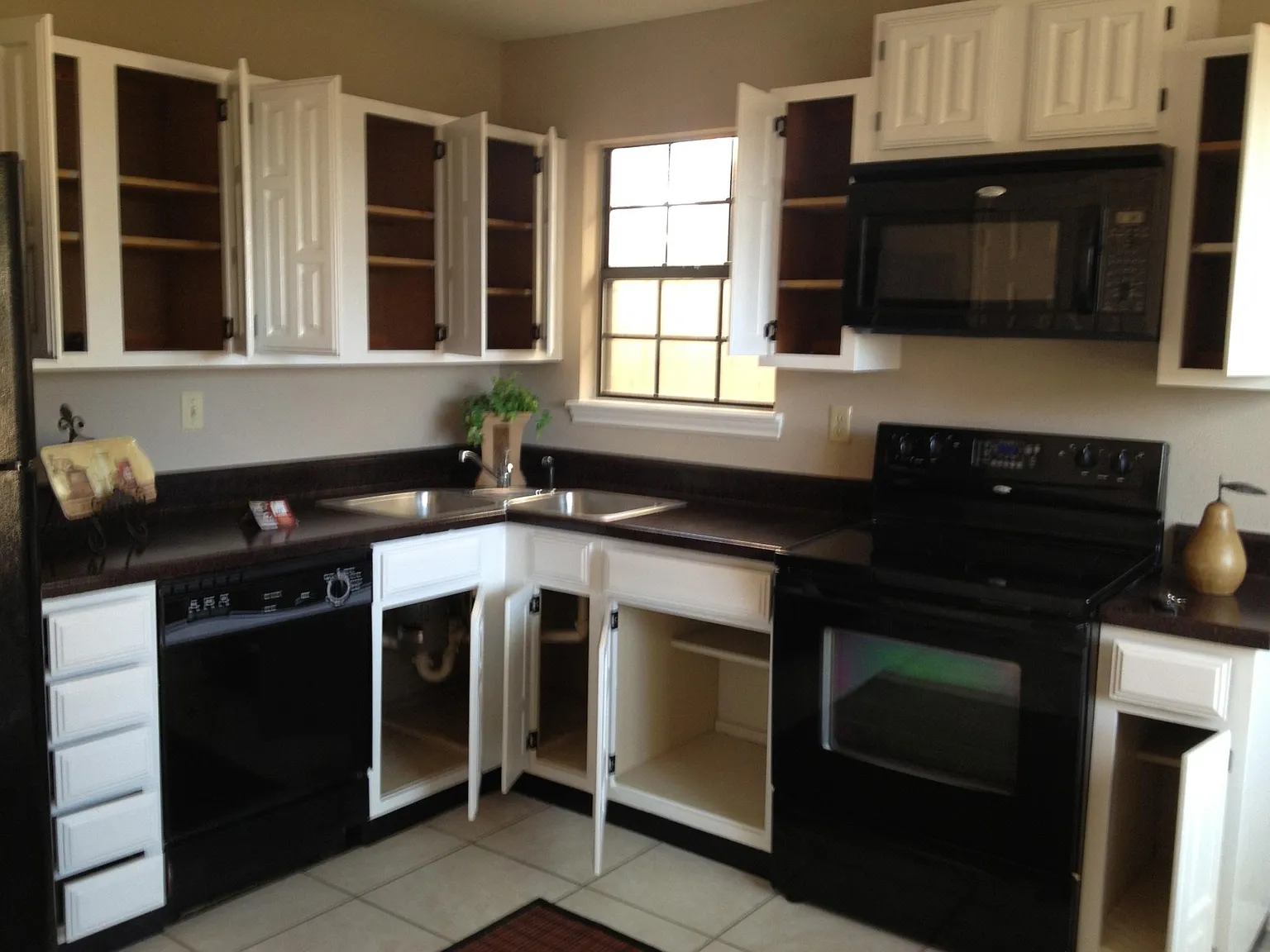 2 bed, 1182 sqft, $1,925 — Photo 2